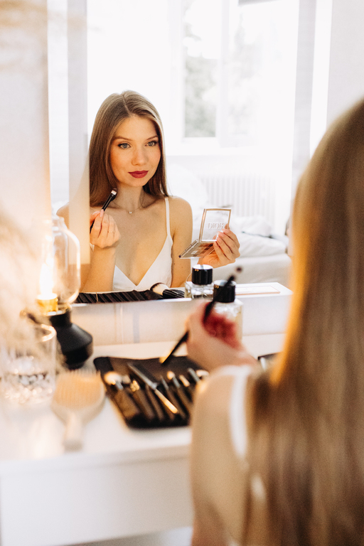 Make-Up